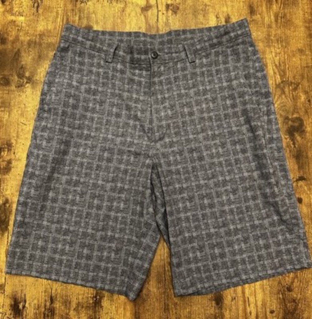 PGA Tour Pro Series Men's 32 Plaid Golf Shorts Grey